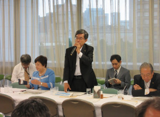 党本部にて政策会議